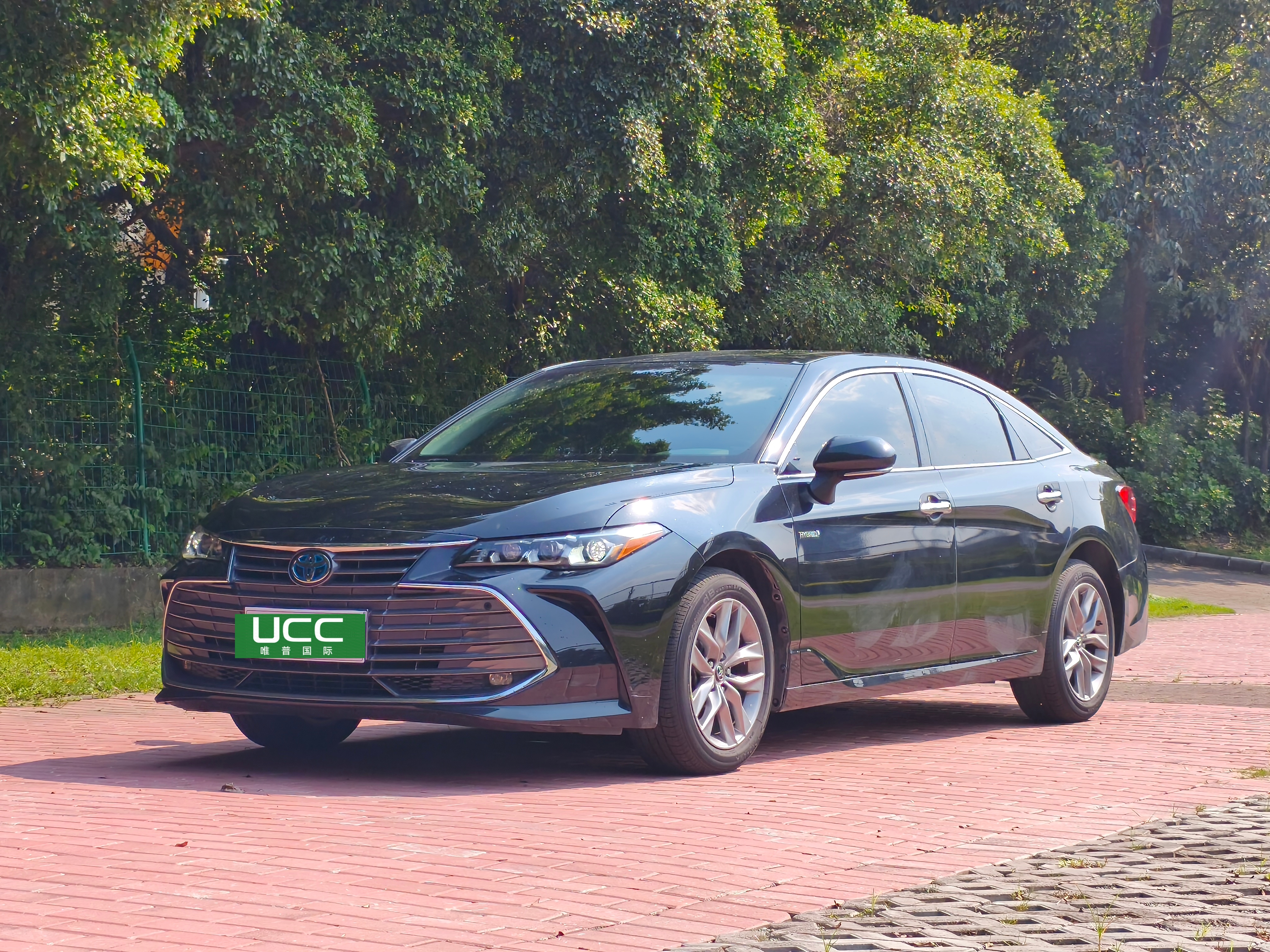 Toyota Avalon 2019 Hybrid 2.5L Deluxe Edition